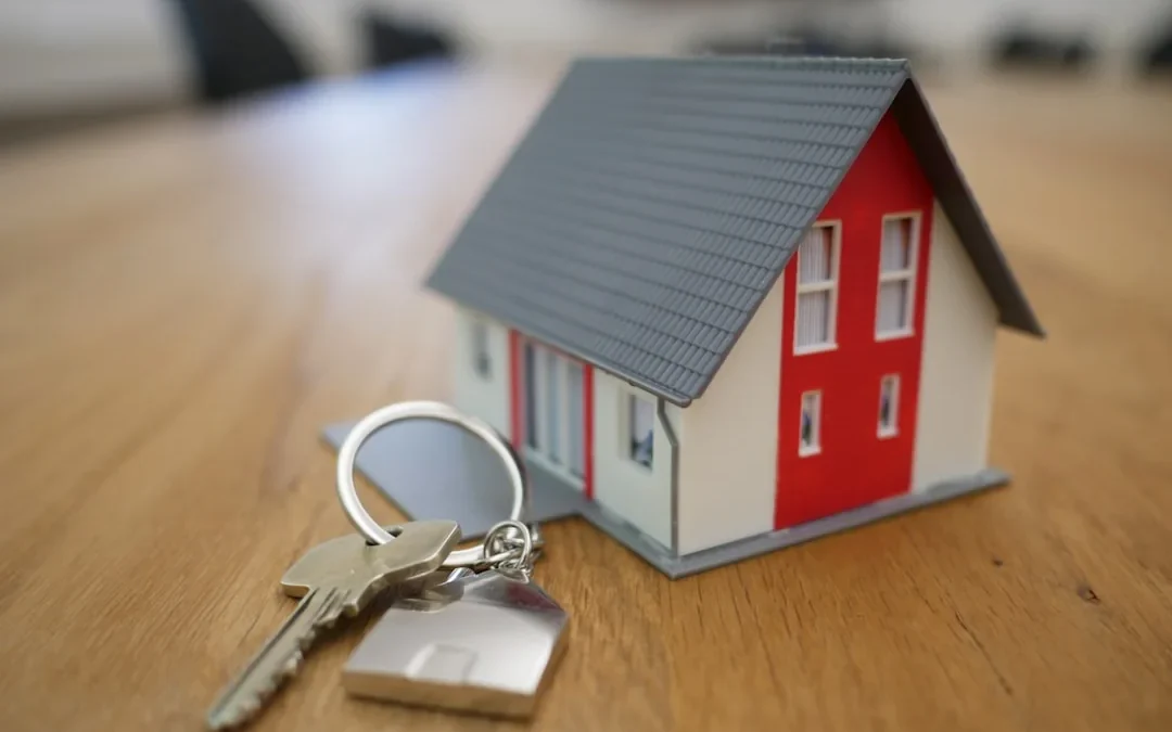 Documentación hipotecaria y vivienda para revisión jurídica